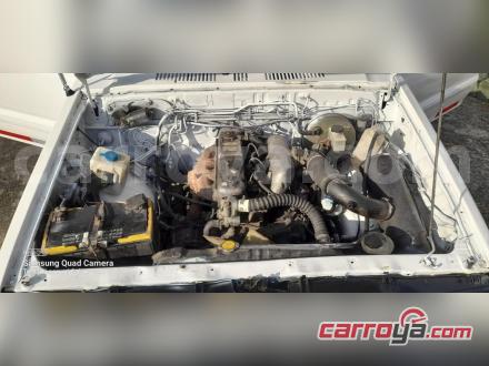 Mazda B2200 1996 - imagen secundaria 2