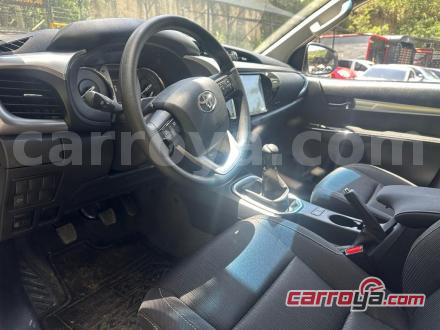 Toyota Hilux 2023 - imagen secundaria 1