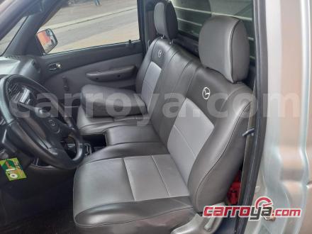 Mazda B2200 2003 - imagen secundaria 2