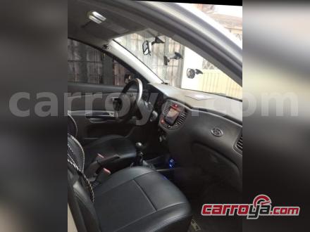 KIA Rio Xcite 2011 - imagen secundaria 2