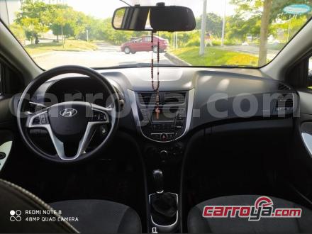 Hyundai i25 2015 - imagen secundaria 2