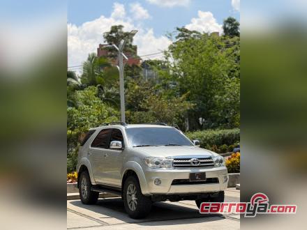 Toyota Fortuner 2011 - imagen secundaria 1