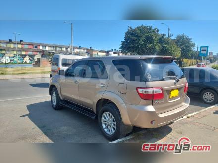 Toyota Fortuner 2010 - imagen secundaria 1