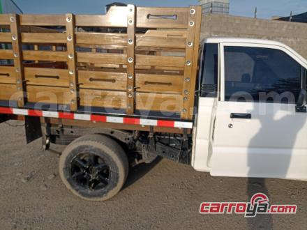 Mazda B2200 1990 - imagen secundaria 2