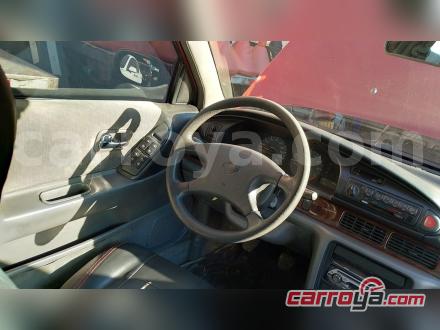 Nissan Bluebird 1995 - imagen secundaria 1