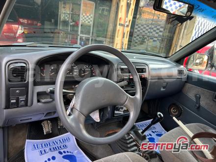 Nissan D21 2001 - imagen secundaria 1