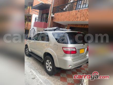 Toyota Fortuner 2010 - imagen secundaria 2