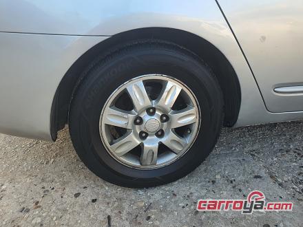 KIA Carens Rondo 2008 - imagen secundaria 1