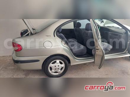 Renault Megane 2001 - imagen secundaria 1
