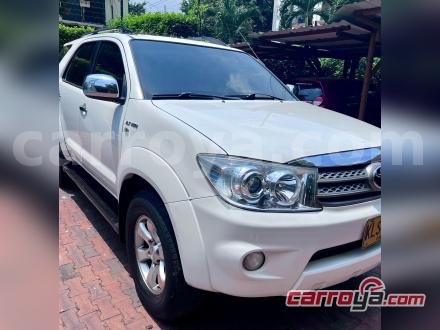 Toyota Fortuner 2011 - imagen secundaria 1