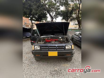 Mazda B2000 1990 - imagen secundaria 1