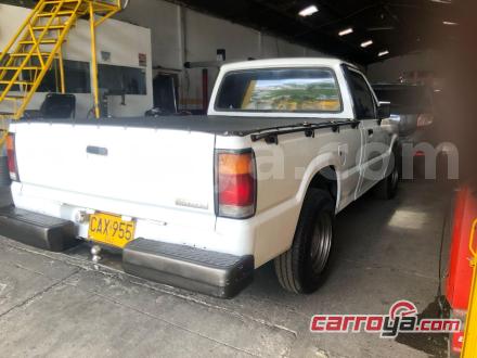 Mazda B2200 1993 - imagen secundaria 1