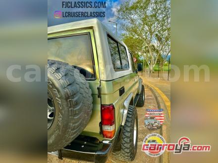 Toyota FJ70 1998 - imagen secundaria 2