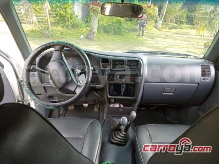 Toyota Hilux 2005 - imagen secundaria 1