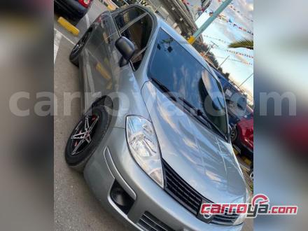 Nissan Tiida 2012 - imagen 1