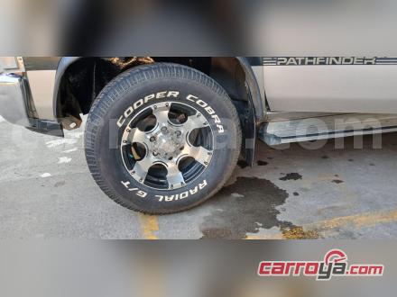 Nissan Pathfinder 1996 - imagen secundaria 2