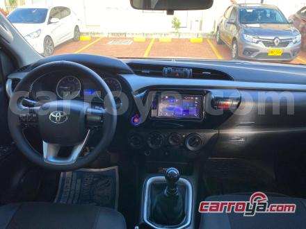 Toyota Hilux 2018 - imagen secundaria 1