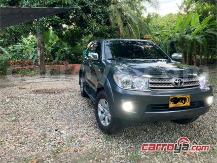 Toyota Fortuner 2011 - imagen 1