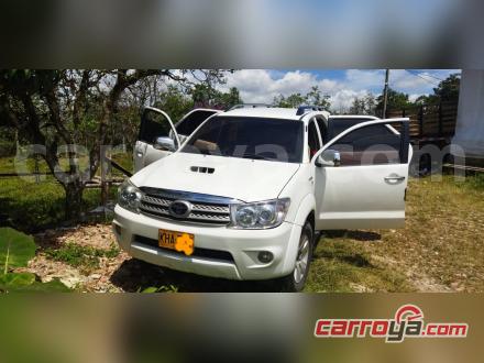 Toyota Fortuner 2011 - imagen secundaria 1