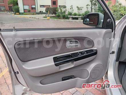 KIA Rio Stylus 2011 - imagen secundaria 2